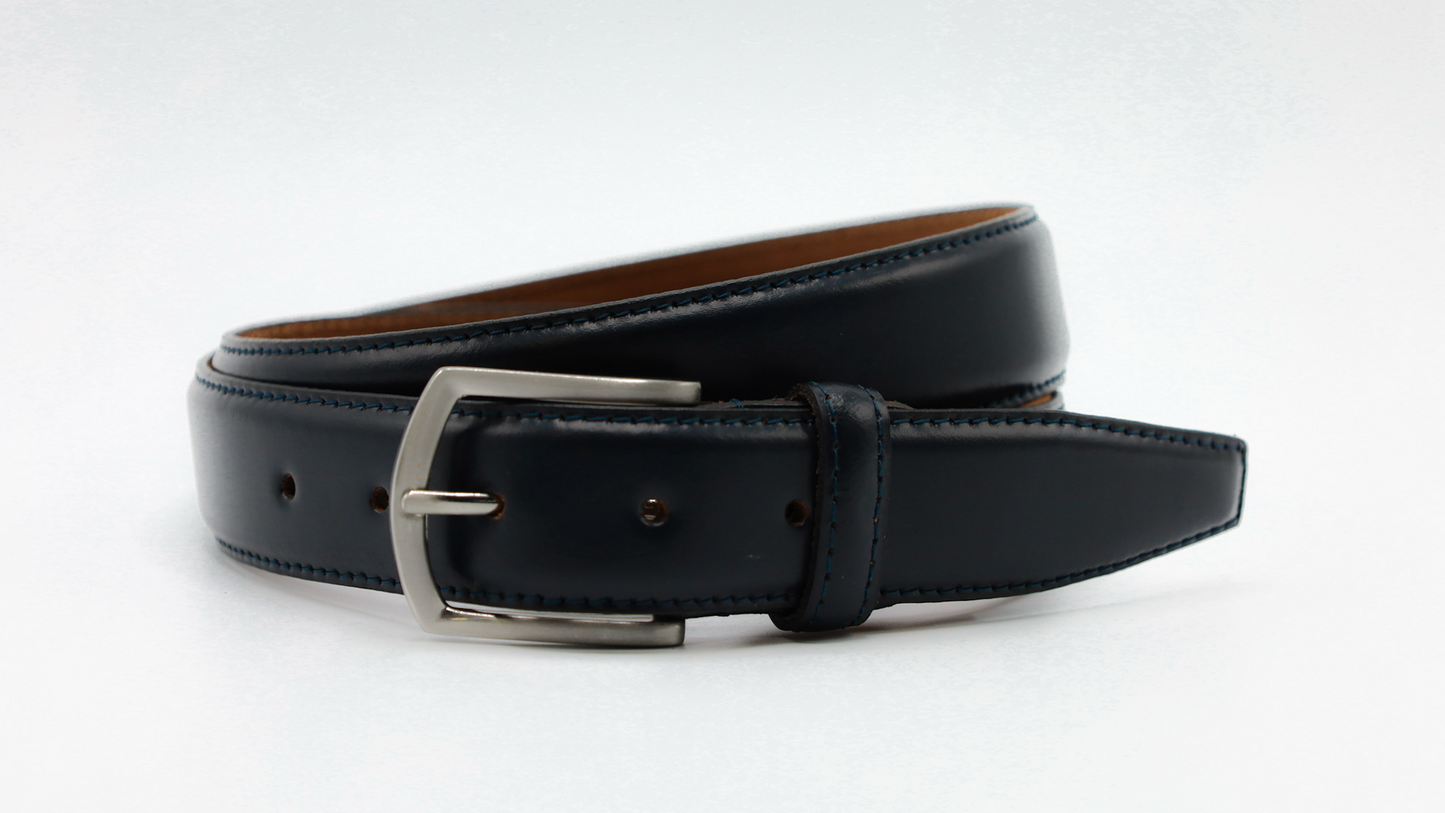 3,5CM MARINE BLAUWE RIEM MET GLADDE AFWERKING MET EEN OUD ZILVEREN GESP. VERKOOPPRIJS: 24,95,-