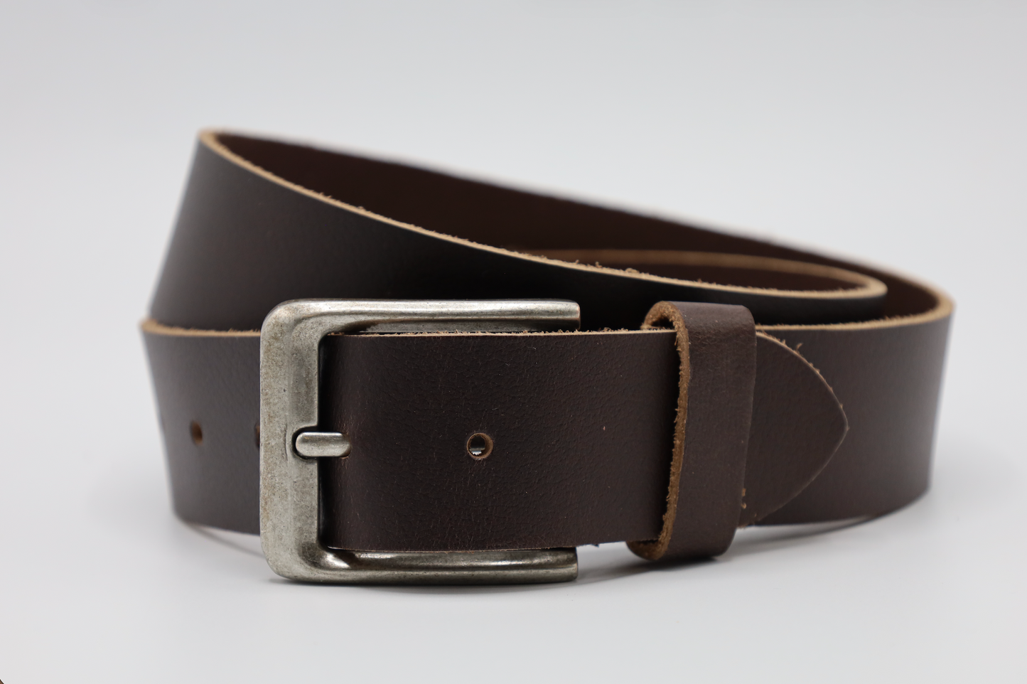 4CM BREDE BRUIN CASUAL RIEM MET OUD ZILVEREN GESP VERKOOPPRIJS: 27,00,-