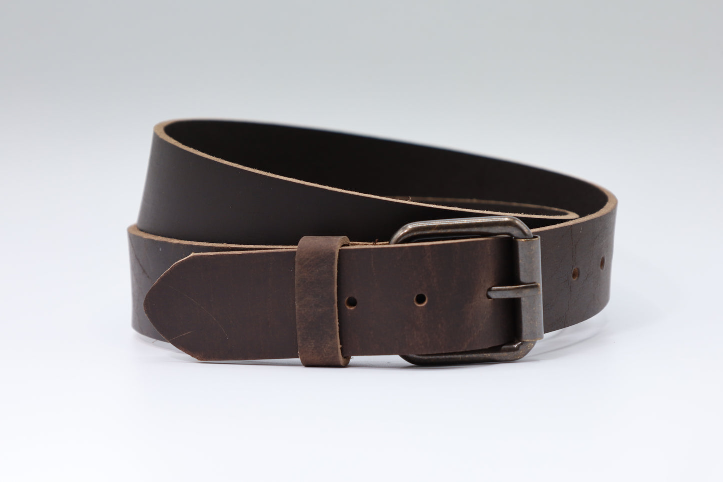 4CM BREDE ECHT LEDEREN BRUINE RIEM MET OUD ZILVEREN GESP VERKOOPPRIJS: 24,00,-