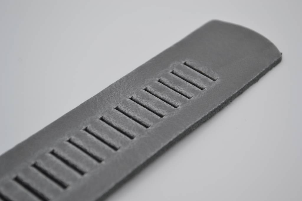 SPLIT LEREN RIEM 40mm GRIJZE PERFORATIE RIEM VERKOOPPRIJS: 29,95,-