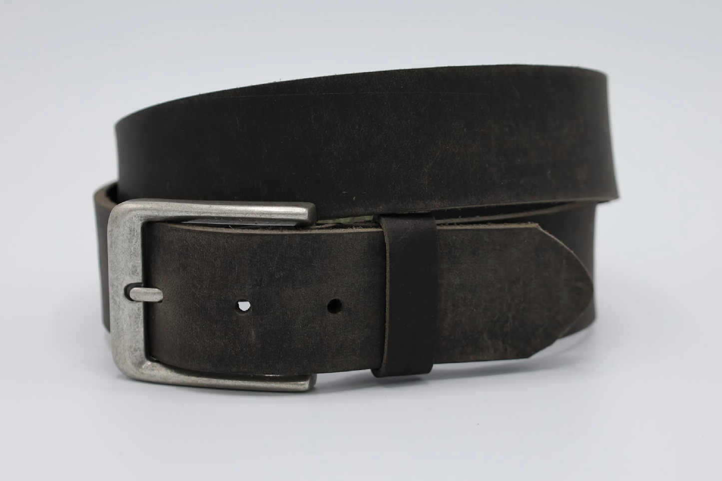 40MM BREDE STOERE RIEM MET OUD ZILVEREN GESP VERKOOPPRIJS: 24,95,-