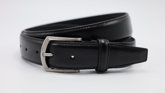 3,5CM ZWARTE RIEM MET GLADDE AFWERKING MET EEN OUD ZILVEREN GESP. VERKOOPPRIJS: 24,95,-