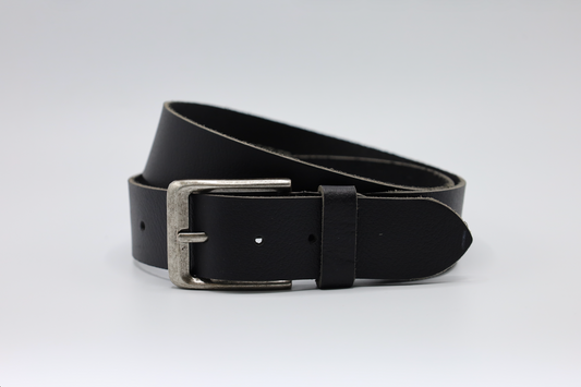 4CM BREDE ZWARTE CASUAL RIEM MET OUD ZILVEREN GESP VERKOOPPRIJS: 27,00,-