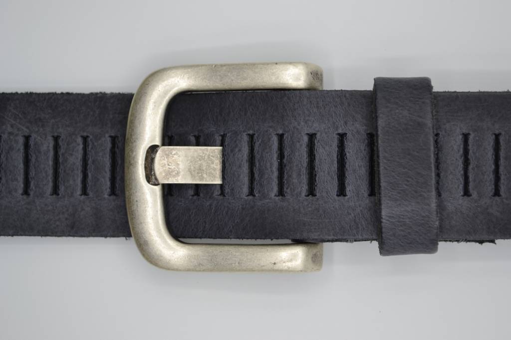 SPLIT LEREN RIEM 40mm ANTRACITE PERFORATIE RIEM  VERKOOPPRIJS: 29,95,-