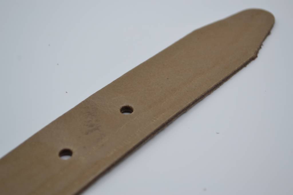 TAUPE LEREN SPLIT RIEM 35mm VERKOOPPRIJS: 29,95,-