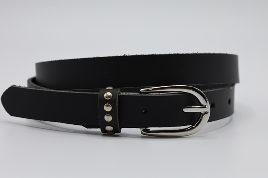 2CM BREDE ZWARTE RIEM MET EEN MOOI AFGEWERKTE ZILVEREN RIEM                VERKOOPPRIJS: 24,00,-